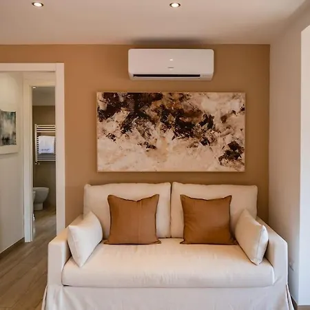 Sky Domus Historic Center Penthouse With Jacuzzi