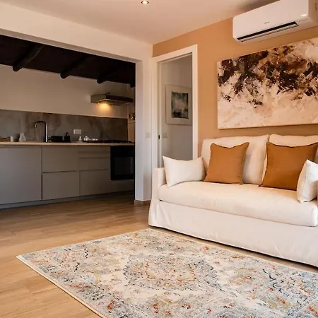 Sky Domus Historic Center Penthouse With Jacuzzi